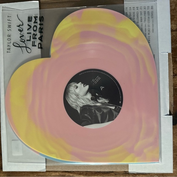 Taylor Swift Lover Live From Paris Heart Shaped Vinyl 2025 LIMITED - Picture 2 of 5